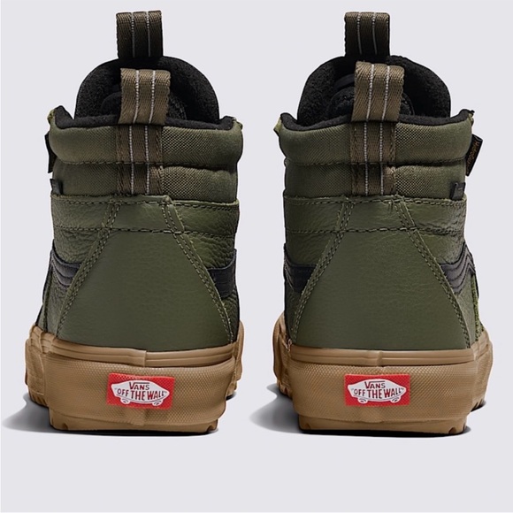 Vans Sk8-Hi Waterproof Insulated Shoe
Women 9.0 US Mens 7.5US - Picture 4 of 12